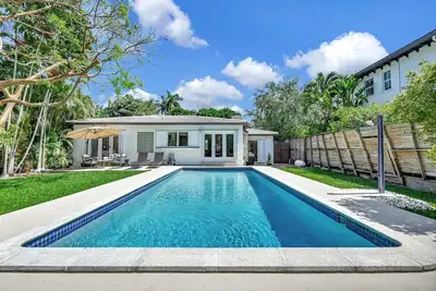 Image de Cozy Summer Estate, Prime Location, Pool, Private
