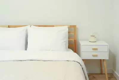 Image de Haven Guesthouse in Milwaukie - 2 Bedroom & 2 Bathroom with Fenced Backyard