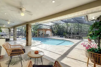 Image de Villa Pilar - King Bed • Pool • Outdoor Kitchen & Dining • Near Attractions
