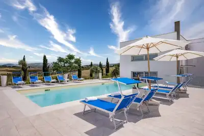 Image de Independent Villa Sikelia, 12\/14 pax and pool