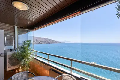 Image de Appartement 'Velilla Beach' avec vue sur la mer, Wi-Fi et climatisation