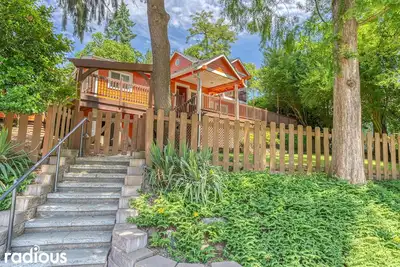 Image de Retreat at the Tangerine Bungalow!