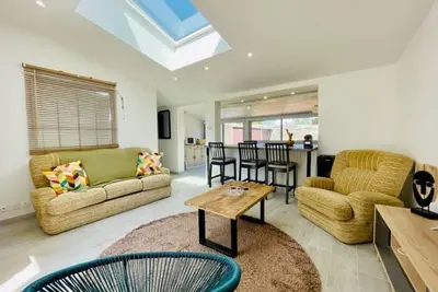 Image de Maison rénovée T2 50m² - 4 pers - Proche côte sauvage - Jardin - Parking - Quartier calme