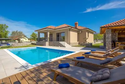Image de Belle maison Ă Soboli, Cavle avec sauna