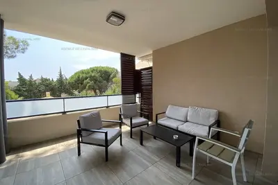 Image de Beau T3 tout confort Ă 200m de la plage avec clim, terrasse et garage, Cavalaire-sur-Mer