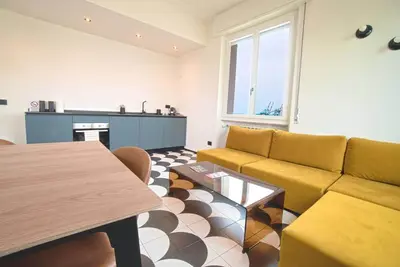 Image de Deluxe waterfront Home