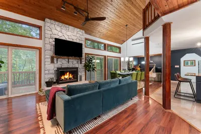 Image de Hot Tub, Fire Pit, Games! Poconos Private Retreat