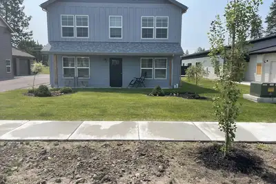 Image de 2Bed 2bath Great location with Jeep Commander