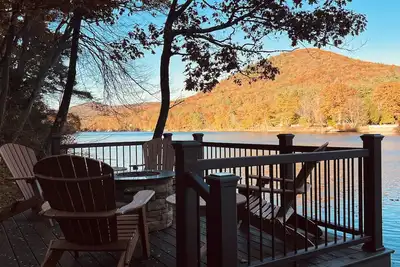 Image de Fully Renovated Year Round Adirondack Waterfront Retreat