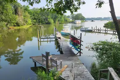 Image de Waterfront cottage in Historic Urbanna, Va