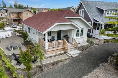 Image de New* Seabrook's WoodSea Owl, dog-friendly!