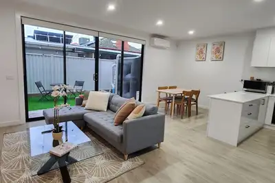 Image de Sunshine Central Unwind Retreat Spa Bath New 2 Bedroom House
