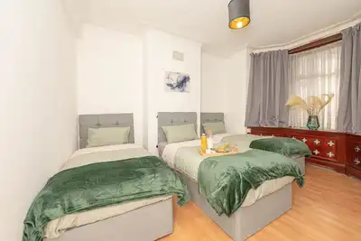 Image de Xtra Large 4br House, Nrtrain, Excel, London City