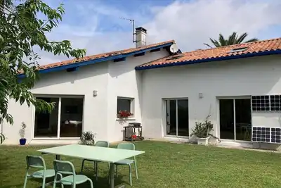 Image de Maison 120m2, 3 ch Terrain 1000m2 Avec Piscine. Calme, Exposé Sud, Centre Anglet
