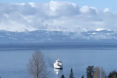 Image de Luxury Ocean View, home in Powell River! Super Clean