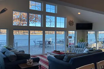 Image de Krew's Quarters+Big View+Woof!