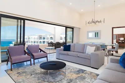 Image de 3 Bedroom Penthouse Oceanfront at Villa La Valencia Resort