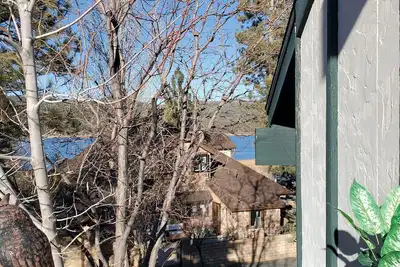 Image de Lakeside Condo