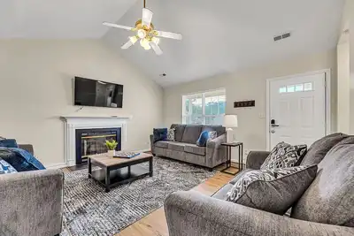 Image de Cozy 1 Story Home - Near Hospitals and Mall - No Stairs - Long Term Allowed