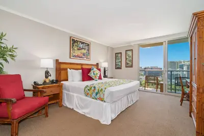 10th Floor King Bed Condo Sleeps 4 Fabulous Views!