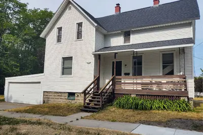 Image de Introducing T&T's Cozy Farmhouse:  Your perfect Getaway in Manistee!