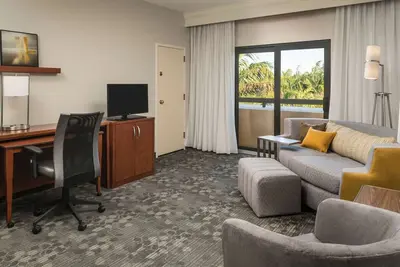 Image de 2 Modern Units in Miami Lakes, with Pool, Pet-Friendly!