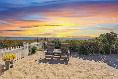 Image de Newly Renovated Beachside Bliss Steps to Sand