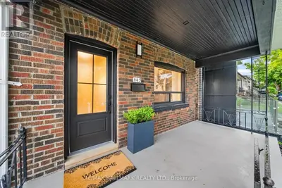 Image de Cozy detached House In Midtown Toronto, !