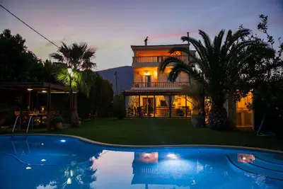 Image de Family Villa Mythos With a Magnificent garden and Large Swimming Pool
