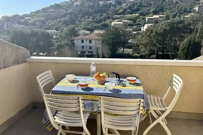 Image de Studio mezzanine climatisé proche plage avec terrasse et parking à Saint-Raphaël
