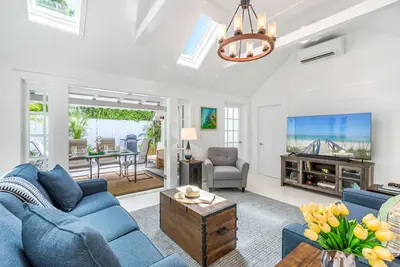 Image de Pearl Cottage ~ 3 Bedroom, 3. 5 Bathroom Home with Pool!