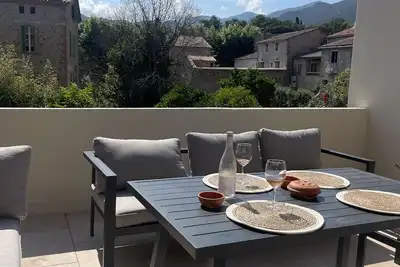 Image de Bel appartement, cœur de village et terrasse plein sud