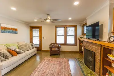 Image de Spacious 3 bedroom home near Kumed and Westport in Kansas City