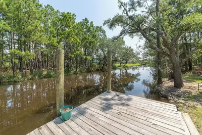 Image de Charming Coastal Camp~Pet Friendly, Deep Water Access: Jourdan/Gulf-Private Dock