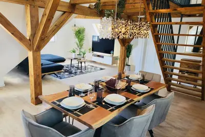 Image de SiOUX: stylish 5-room apartment in the attic