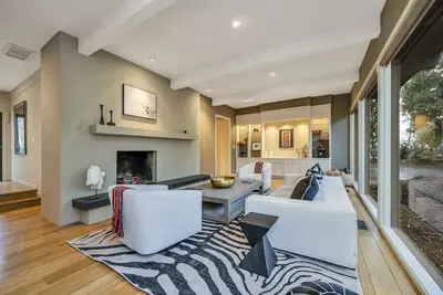 Image de St Helena 3 plus Bdrm w pool, Bbq, near town and Meadowood resort. Serene garden