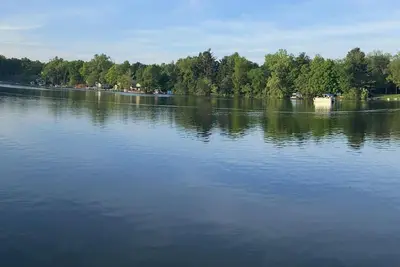 Image de Brown Bear Station of Otter Lake-Take it easy at this unique & tranquil retreat