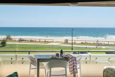 Image de Ocean Views at Sandrift on Nobby Beach