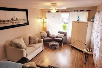 Image de Hidden Gem Lakehouse. W\/ Hot tub. Pet Friendly. Sleeps 7. Lake front.