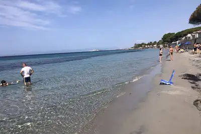 At 50 meters from a crystal clear sea, cozy villa with large garden