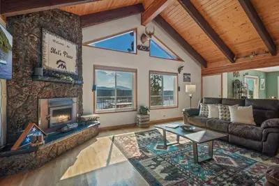 Image de Lakeview Mel's Place