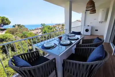 Image de Walking distance to the beach, apartment with sea views! !