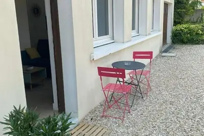 Image de T2 spacieux avec baignoire Balnéo