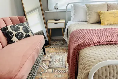 Image de Stay on Spring, A Vibrant Boho Stay in Downtown, Pets Welcome, #5