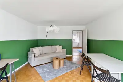 Image de Zurich Chic: Cozy Posh Pad