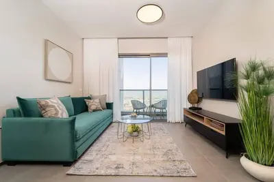 Image de Exquisite 1Bdr Residence with Magical Vistas of the Old Cityscape