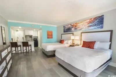 Image de Immaculate Ocean View Double Queen Suite! - Grande Cayman Resort Unit 232 - Sleeps 4 Guests!