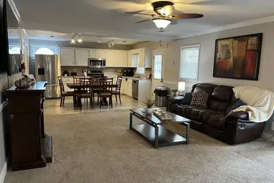 Image de Golf-Tennis- Fishing @ The Lake House Retreat