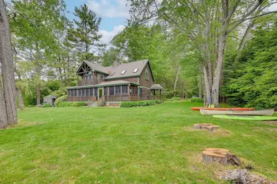 Image de Lakefront Westhampton Cabin w/ Beach + Kayaks!