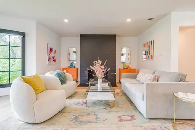 Image de Designer home right in the heart of Fwtx two miles west of downtown